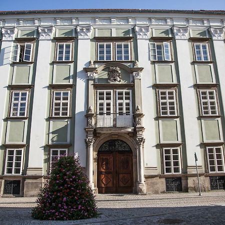 Althansky Palac Hotel Znojmo Exterior photo