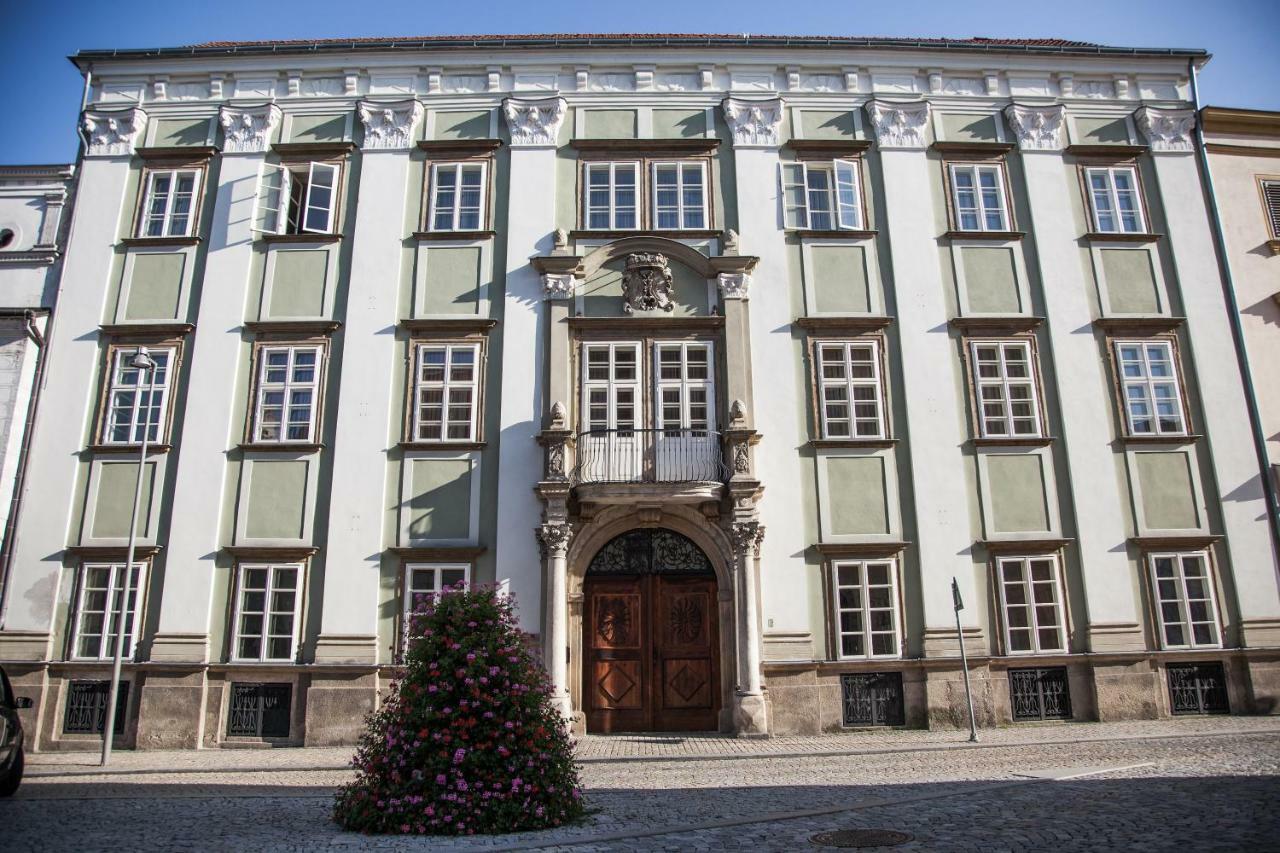 Althansky Palac Hotel Znojmo Exterior photo